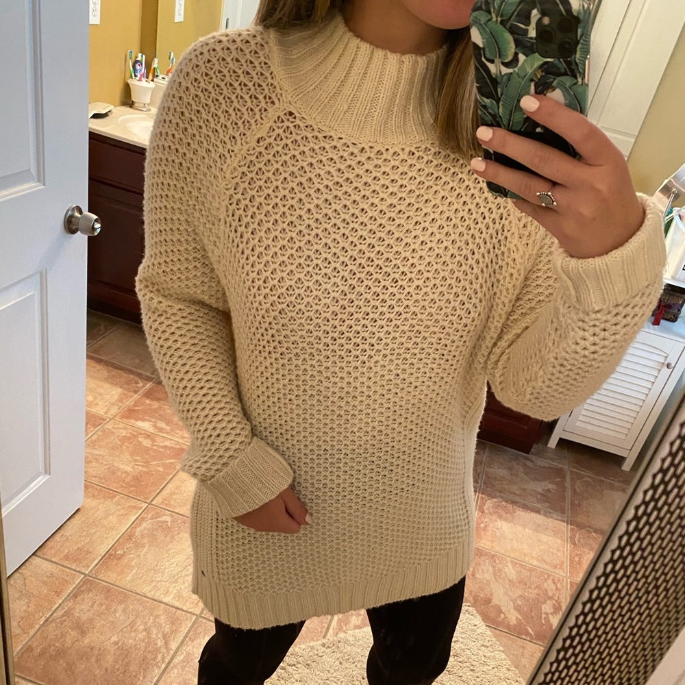NWOT American Eagle Creme Sweater